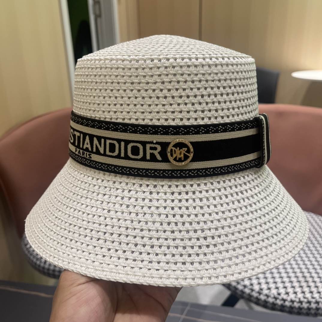 【DIOR迪奥】2026春夏新款草编遮阳草帽🤩沙滩风，简约大方，百搭单品～出街首选，新款帽型超美腻，新品上架