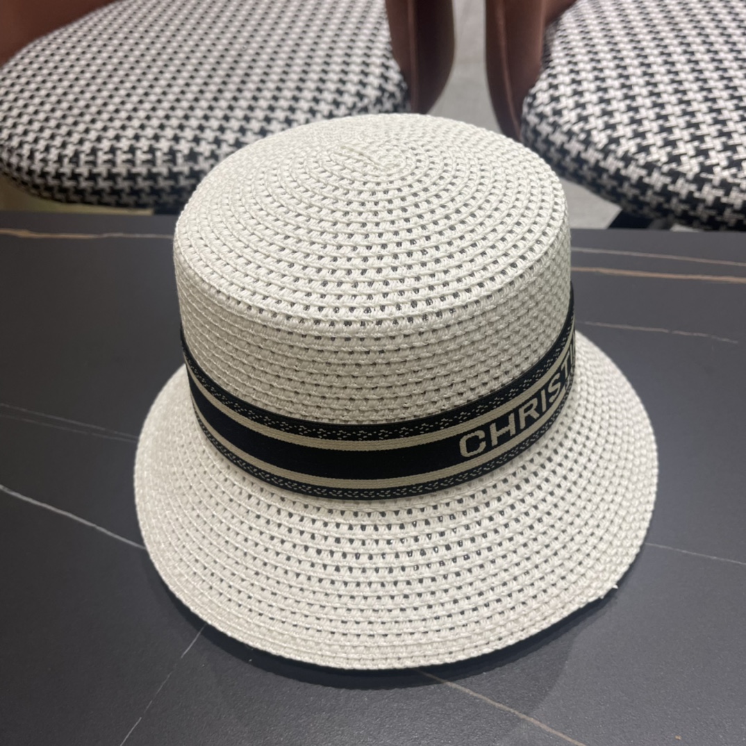 【DIOR迪奥】2026春夏新款草编遮阳草帽🤩沙滩风，简约大方，百搭单品～出街首选，新款帽型超美腻，新品上架