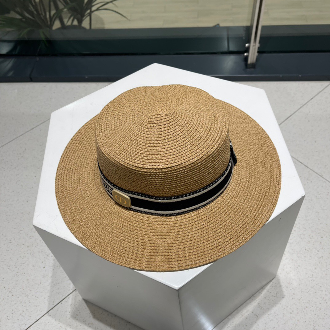  DIOR👒迪奥 春夏新款平顶草帽👏草编平顶遮阳草帽非常透气🤩沙滩风，简约大方，百搭单品～出街首选，新款