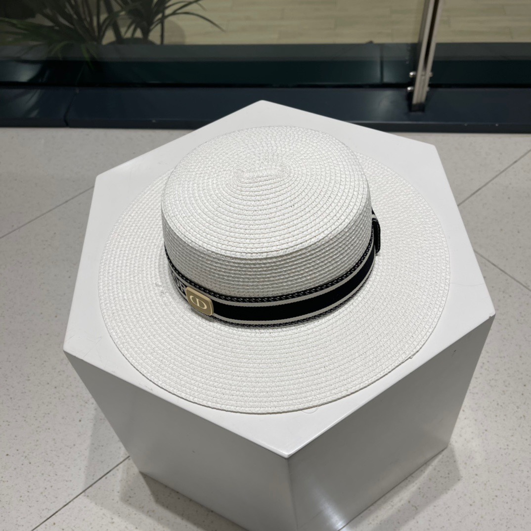  DIOR👒迪奥 春夏新款平顶草帽👏草编平顶遮阳草帽非常透气🤩沙滩风，简约大方，百搭单品～出街首选，新款