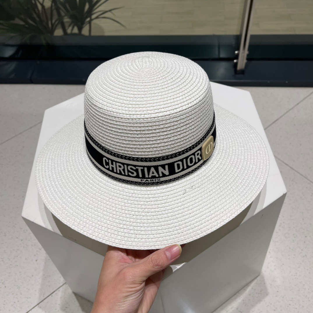 DIOR👒迪奥 春夏新款平顶草帽👏草编平顶遮阳草帽非常透气🤩沙滩风，简约大方，百搭单品～出街首选，新款