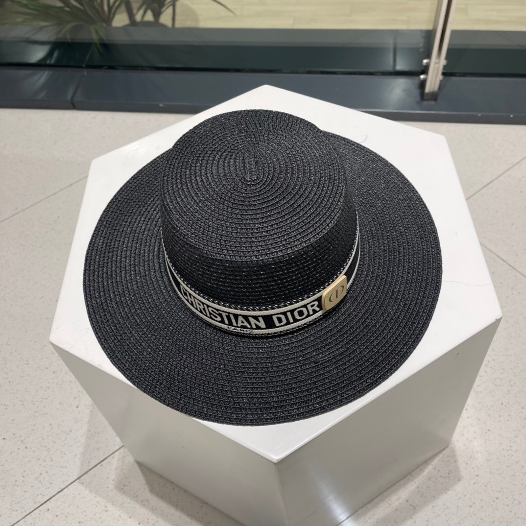  DIOR👒迪奥 春夏新款平顶草帽👏草编平顶遮阳草帽非常透气🤩沙滩风，简约大方，百搭单品～出街首选，新款