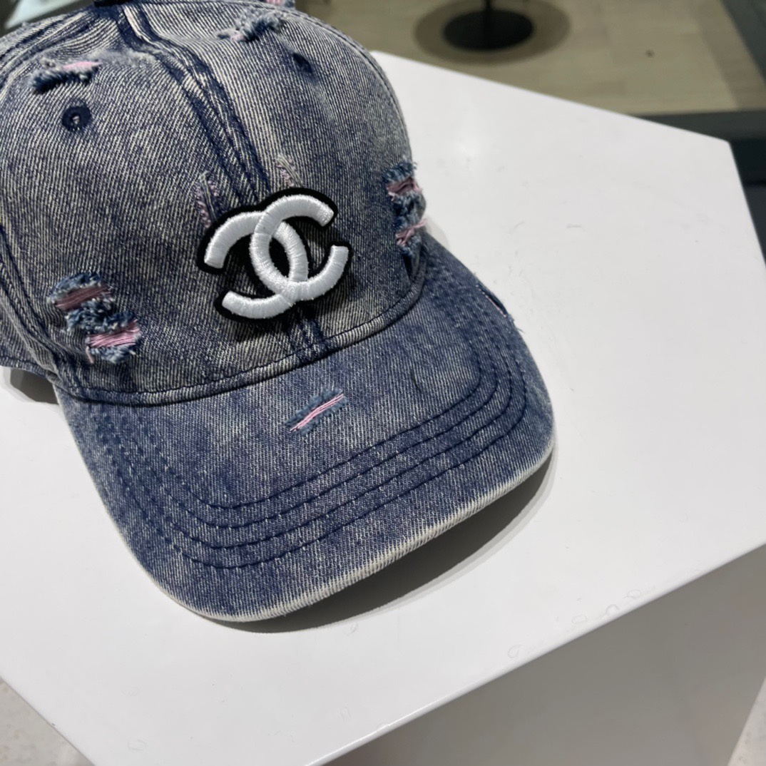 Chanel香奈儿新款刺绣简约款棒球帽新款出货大牌款超好搭配赶紧入手！