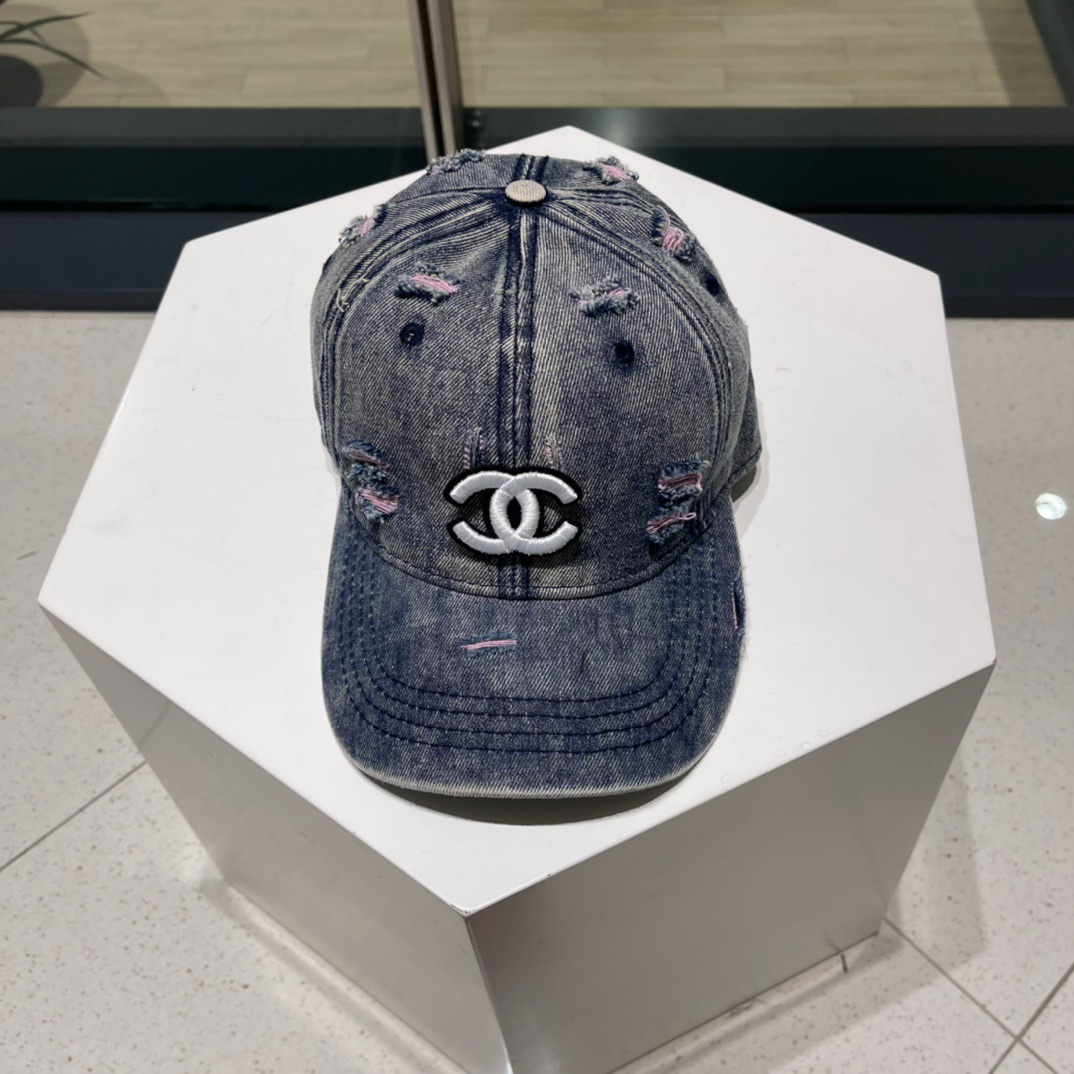 Chanel香奈儿新款刺绣简约款棒球帽新款出货大牌款超好搭配赶紧入手！
