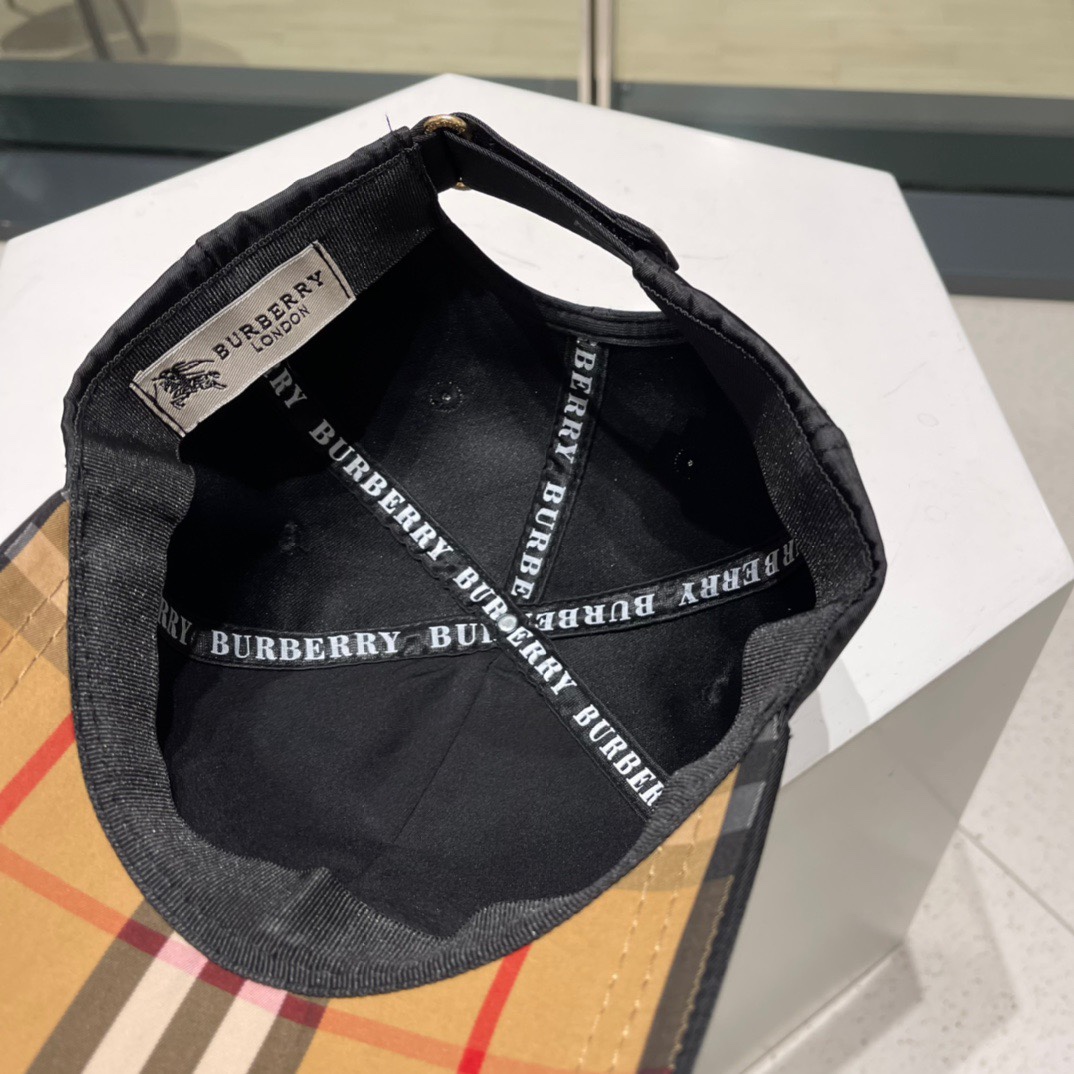 Burberry博柏利2023最新款巴宝莉刺绣棒球帽细节做工都很精致面料超舒服！百搭款市场最好版本