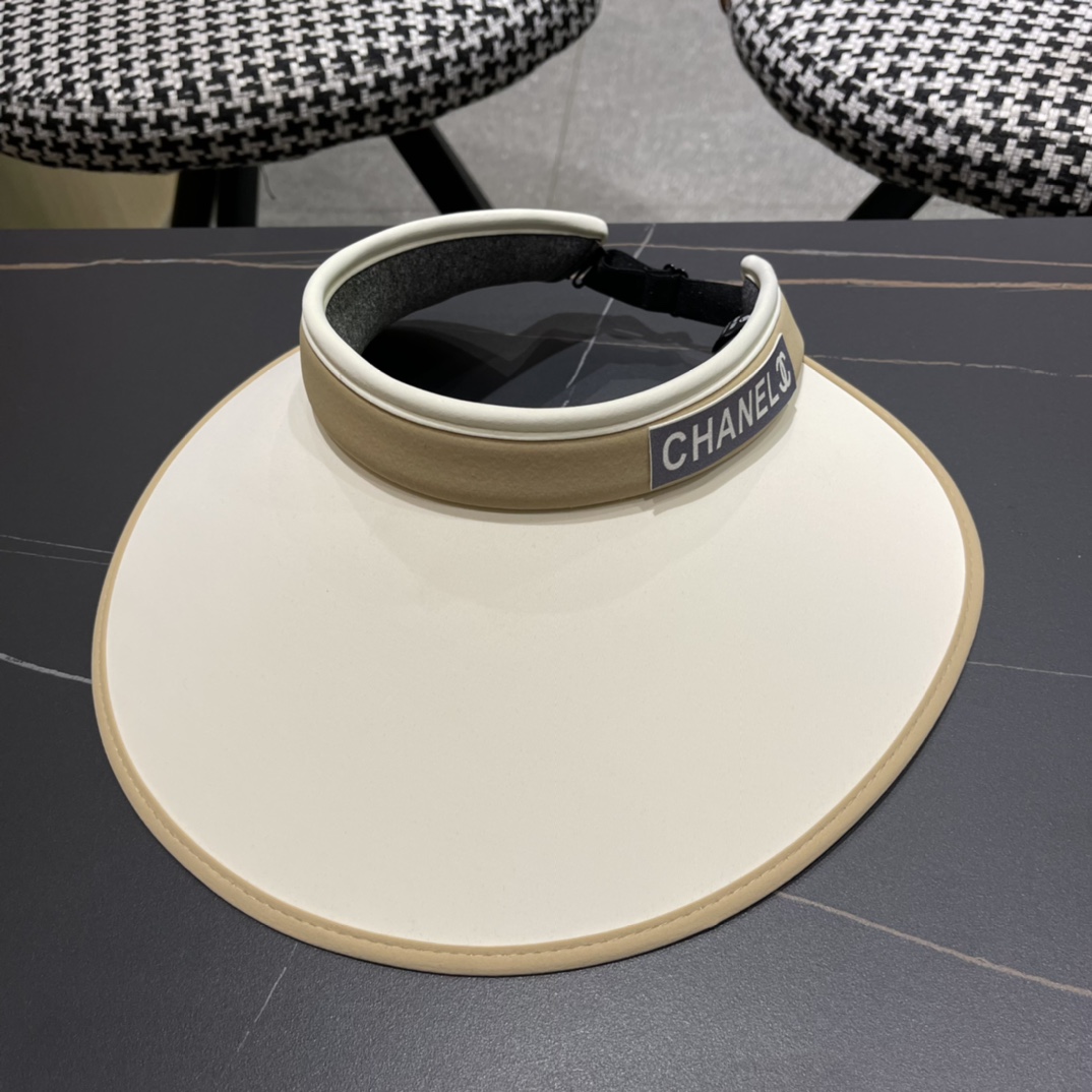 
2024香奈儿新款空顶帽拼色变设计，版型正！防紫外线，夏季必入！