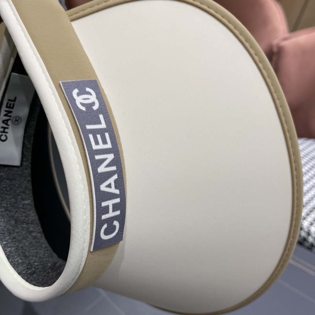 
2024香奈儿新款空顶帽拼色变设计，版型正！防紫外线，夏季必入！