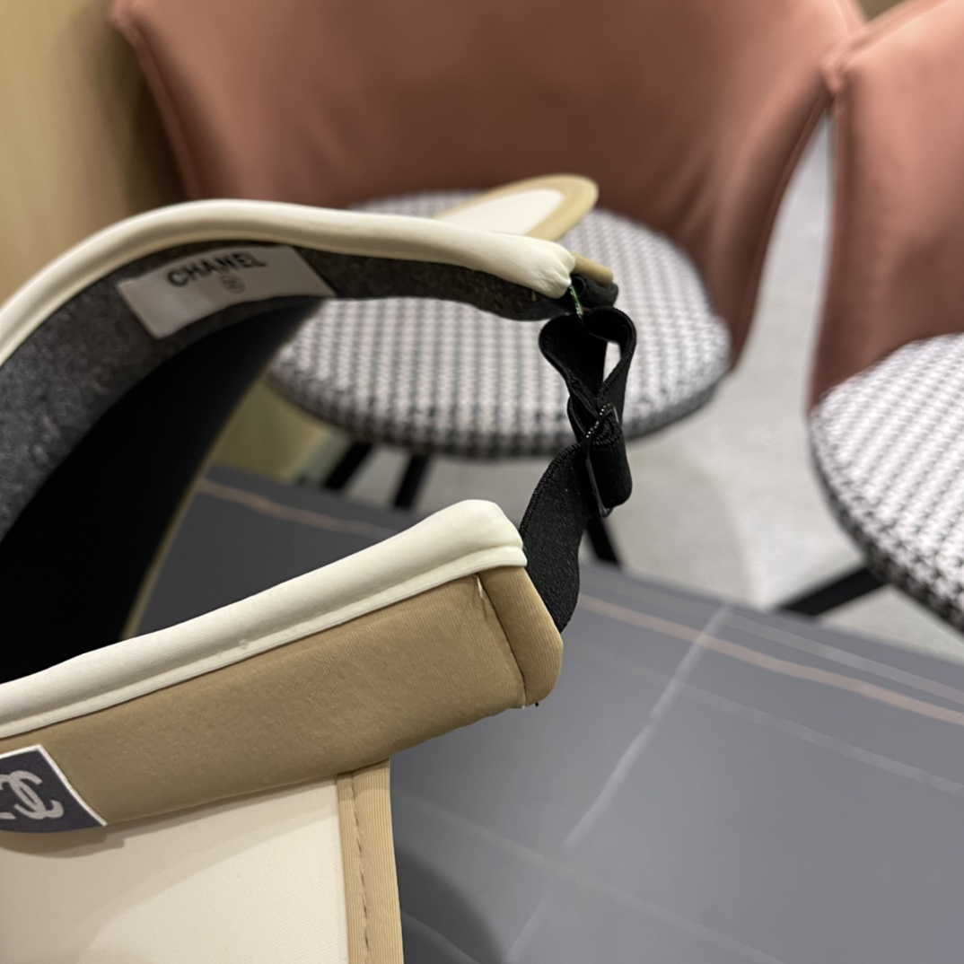 
2024香奈儿新款空顶帽拼色变设计，版型正！防紫外线，夏季必入！