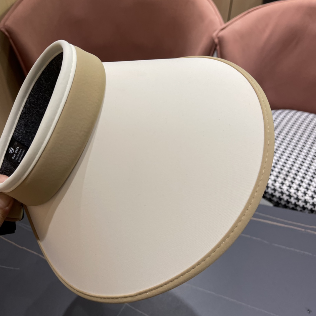 
2024香奈儿新款空顶帽拼色变设计，版型正！防紫外线，夏季必入！