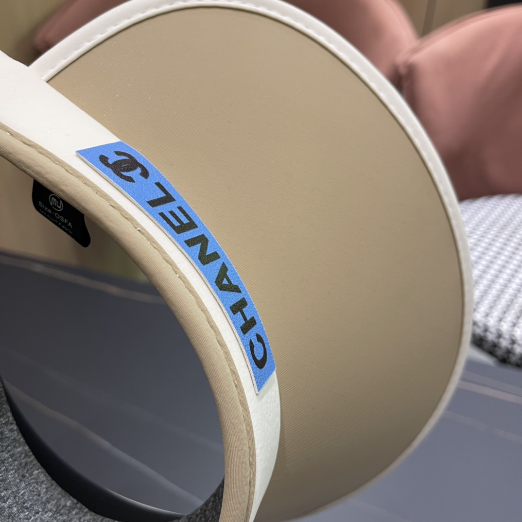 
2024香奈儿新款空顶帽拼色变设计，版型正！防紫外线，夏季必入！