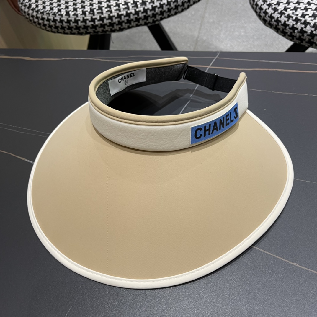 
2024香奈儿新款空顶帽拼色变设计，版型正！防紫外线，夏季必入！