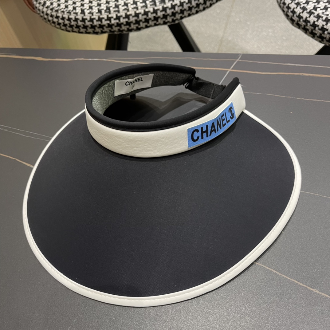 
2024香奈儿新款空顶帽拼色变设计，版型正！防紫外线，夏季必入！