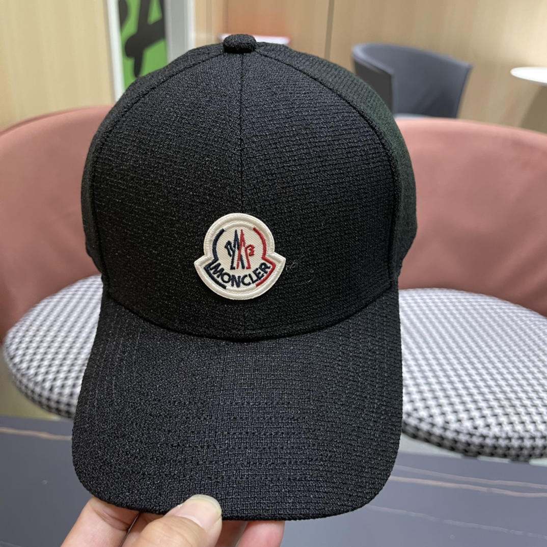 ，Moncler蒙口经典棒球帽，经典流行款轻盈透气！质量超赞，基础头围56，贴片可调节。