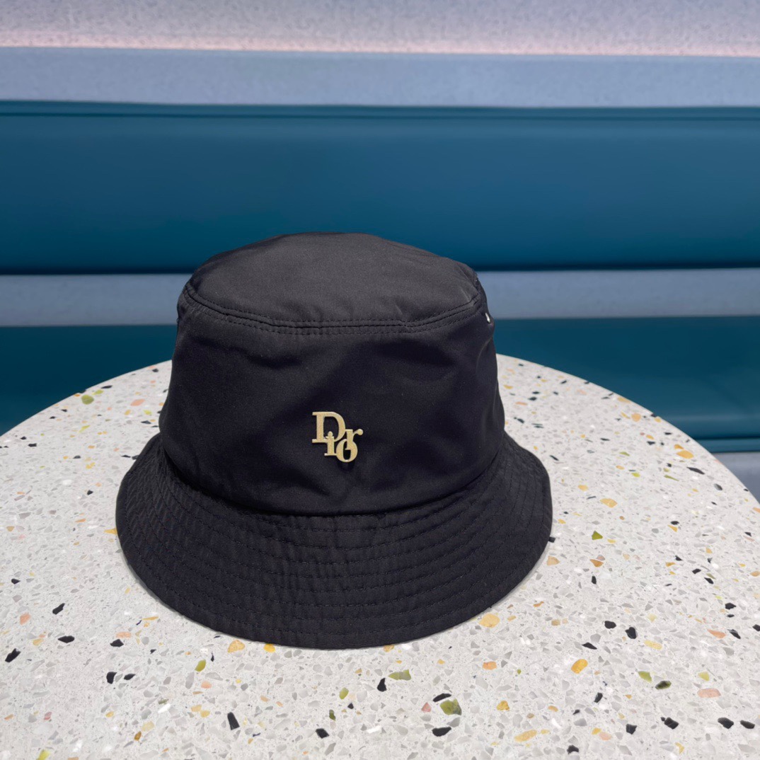 Dior迪奥老花字母2️面戴高版本渔夫帽baby机场look同款超火爆的#2021早春渔夫帽看到收的爆款