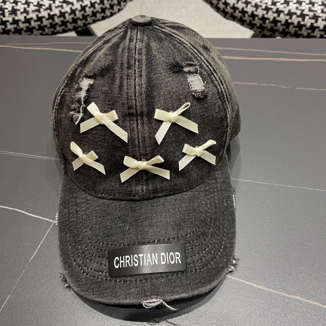 ，dior(迪奥)新款牛仔棒球帽， 轻盈透气！质量超赞，基础头围56，贴片可调节。