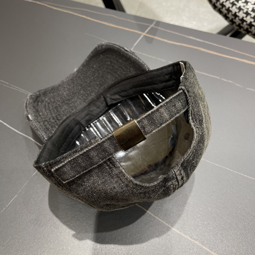 ，dior(迪奥)新款牛仔棒球帽， 轻盈透气！质量超赞，基础头围56，贴片可调节。