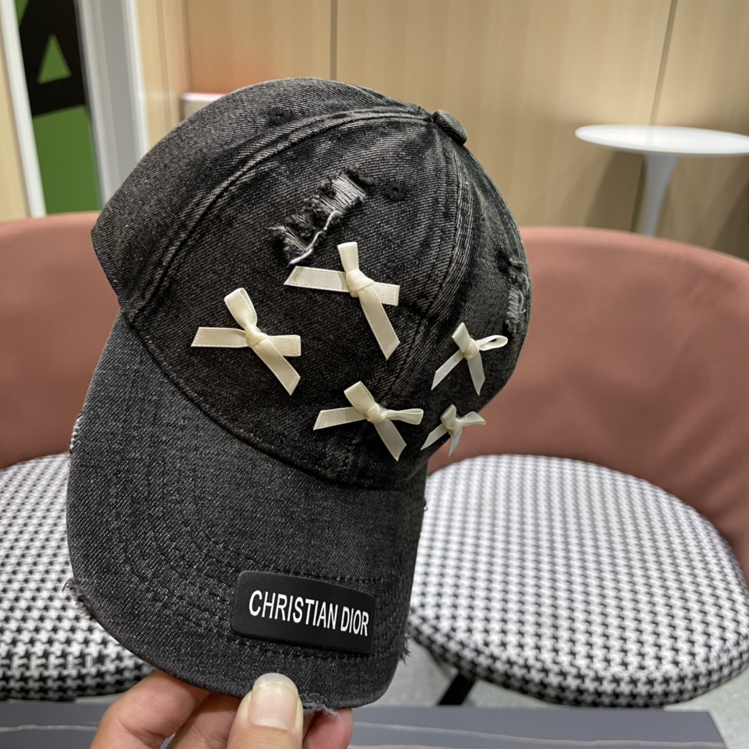 ，dior(迪奥)新款牛仔棒球帽， 轻盈透气！质量超赞，基础头围56，贴片可调节。