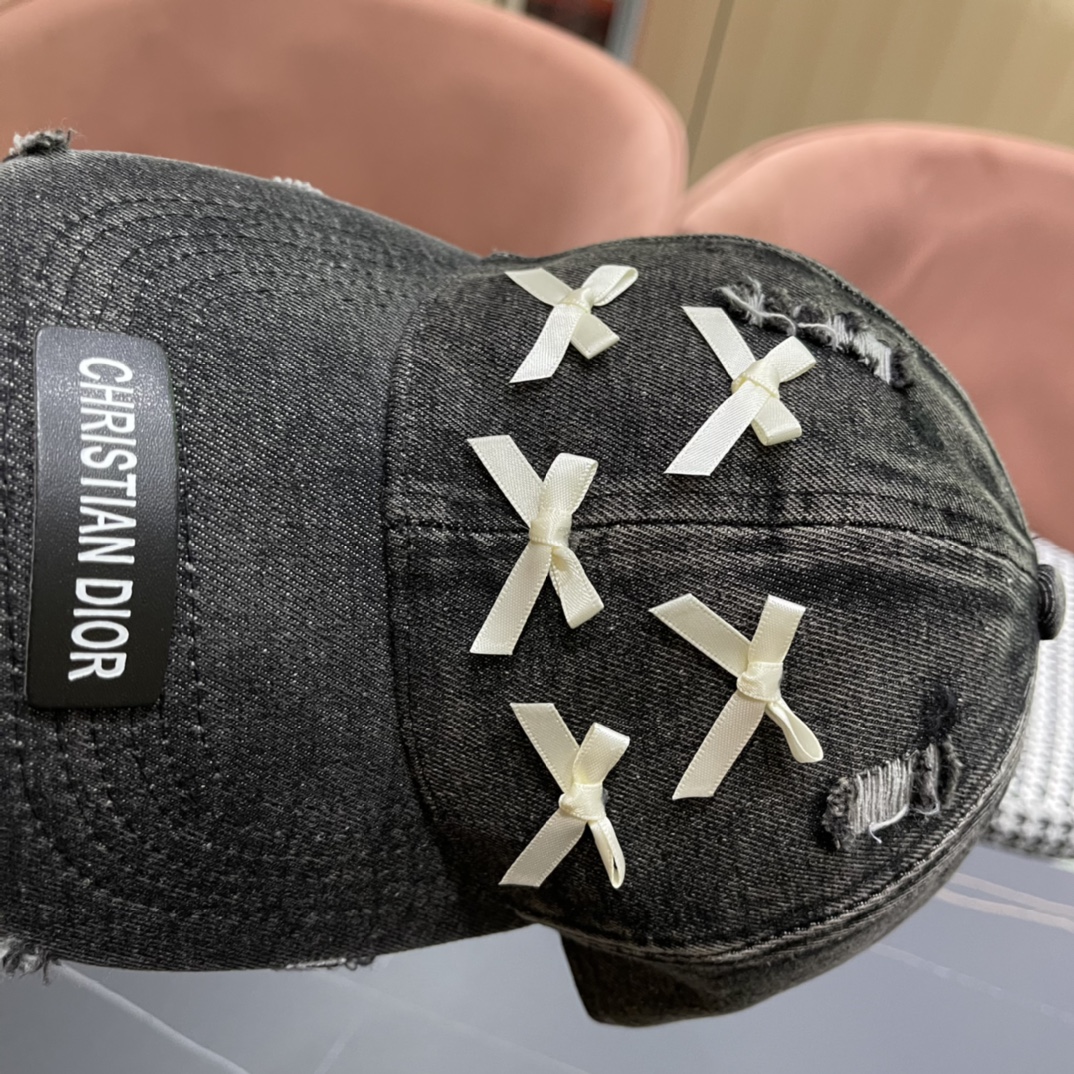 ，dior(迪奥)新款牛仔棒球帽， 轻盈透气！质量超赞，基础头围56，贴片可调节。