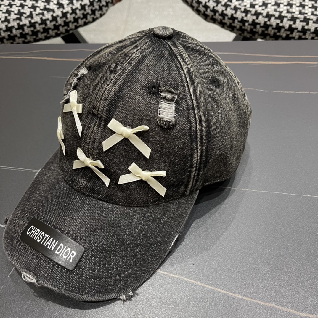 ，dior(迪奥)新款牛仔棒球帽， 轻盈透气！质量超赞，基础头围56，贴片可调节。