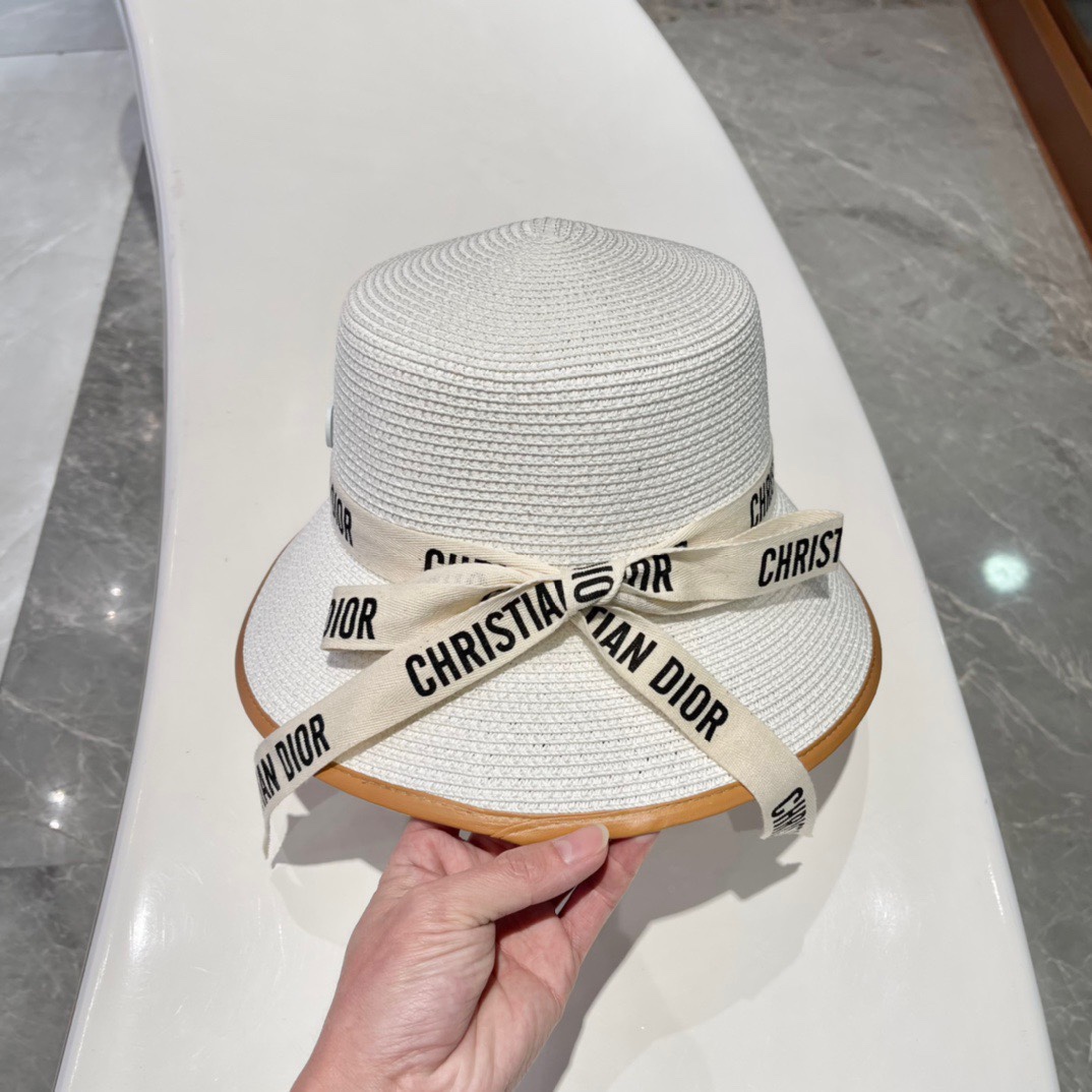 【DIOR迪奥】2023的新款草编遮阳草帽盆帽🤩沙滩风，简约大方，百搭单品～出街首选，新款帽型超美腻，新