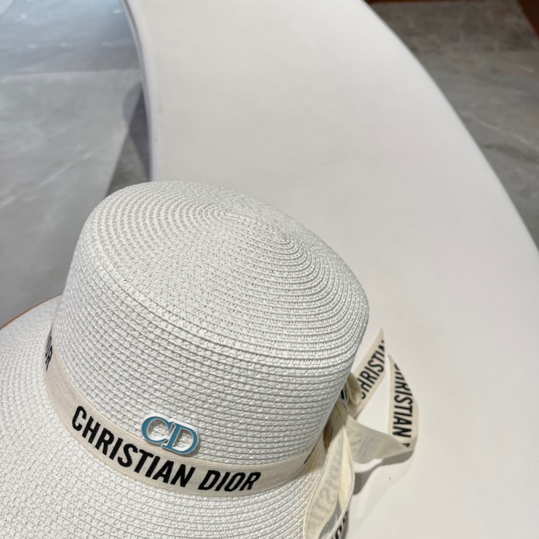 【DIOR迪奥】2023的新款草编遮阳草帽盆帽🤩沙滩风，简约大方，百搭单品～出街首选，新款帽型超美腻，新