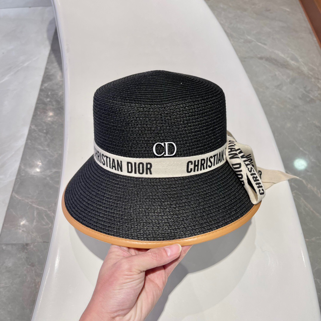 【DIOR迪奥】2023的新款草编遮阳草帽盆帽🤩沙滩风，简约大方，百搭单品～出街首选，新款帽型超美腻，新