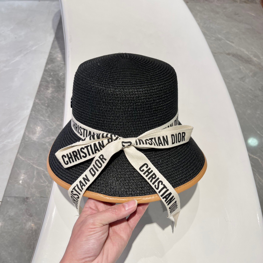 【DIOR迪奥】2023的新款草编遮阳草帽盆帽🤩沙滩风，简约大方，百搭单品～出街首选，新款帽型超美腻，新
