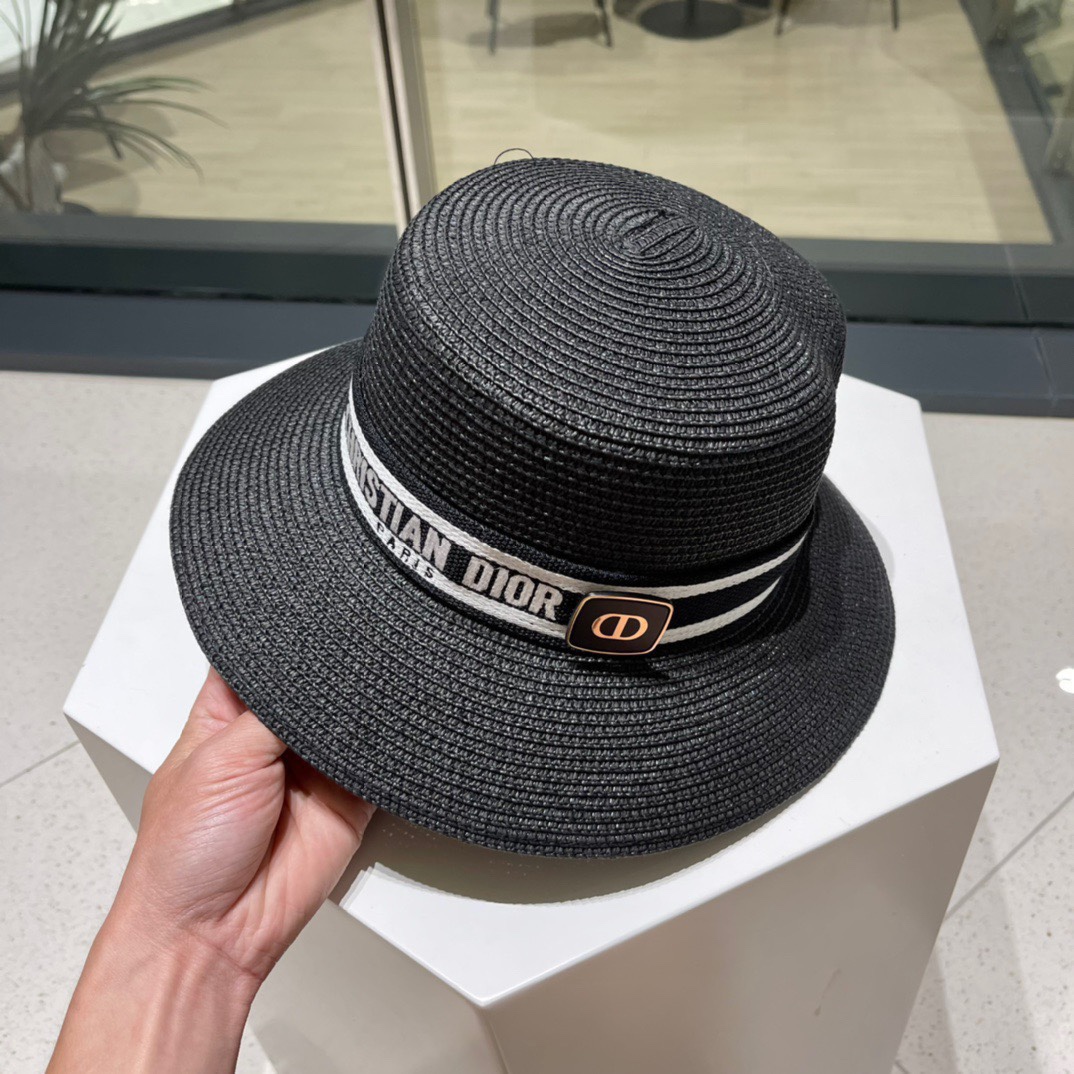  【DIOR迪奥】2023新款水桶草编遮阳草帽盆帽🤩沙滩风，简约大方，百搭单品～出街首选，新款帽型超美腻