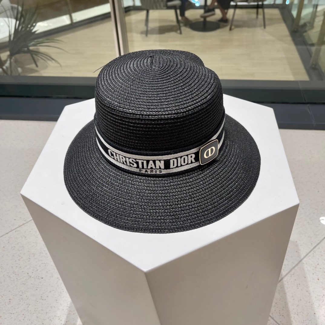  【DIOR迪奥】2023新款水桶草编遮阳草帽盆帽🤩沙滩风，简约大方，百搭单品～出街首选，新款帽型超美腻