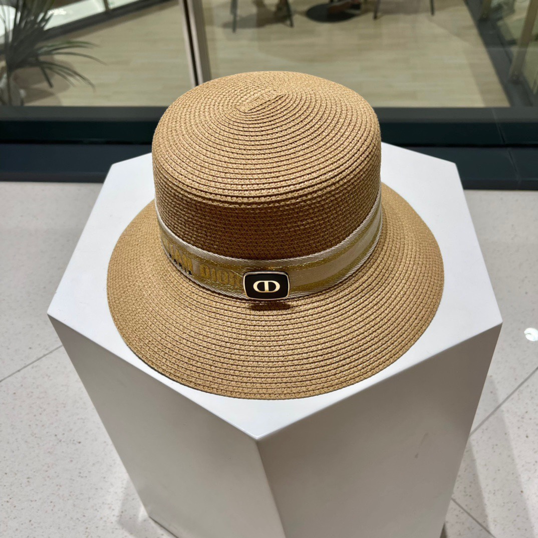 【DIOR迪奥】2023新款水桶草编遮阳草帽盆帽🤩沙滩风，简约大方，百搭单品～出街首选，新款帽型超美腻