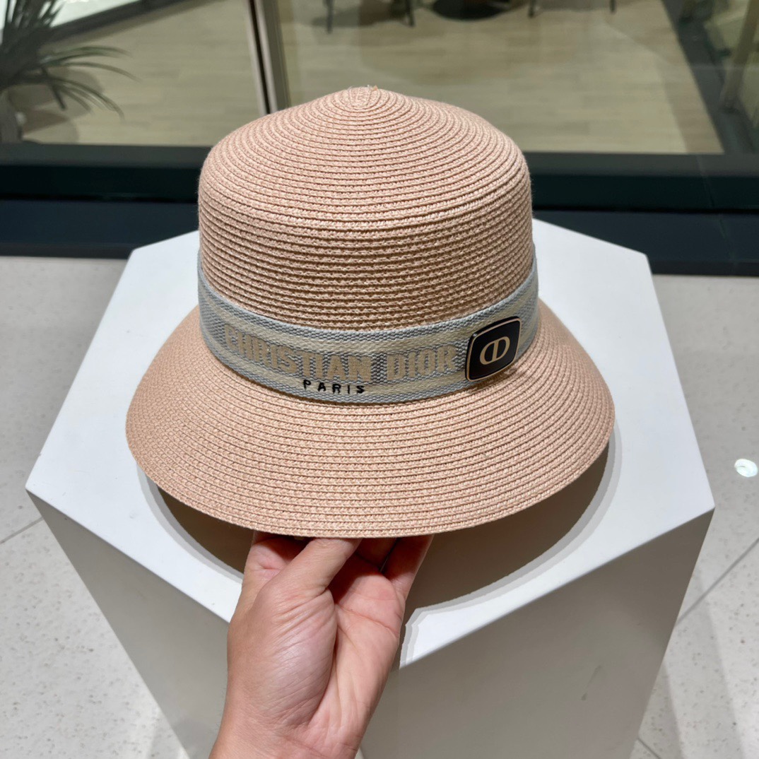  【DIOR迪奥】2023新款水桶草编遮阳草帽盆帽🤩沙滩风，简约大方，百搭单品～出街首选，新款帽型超美腻