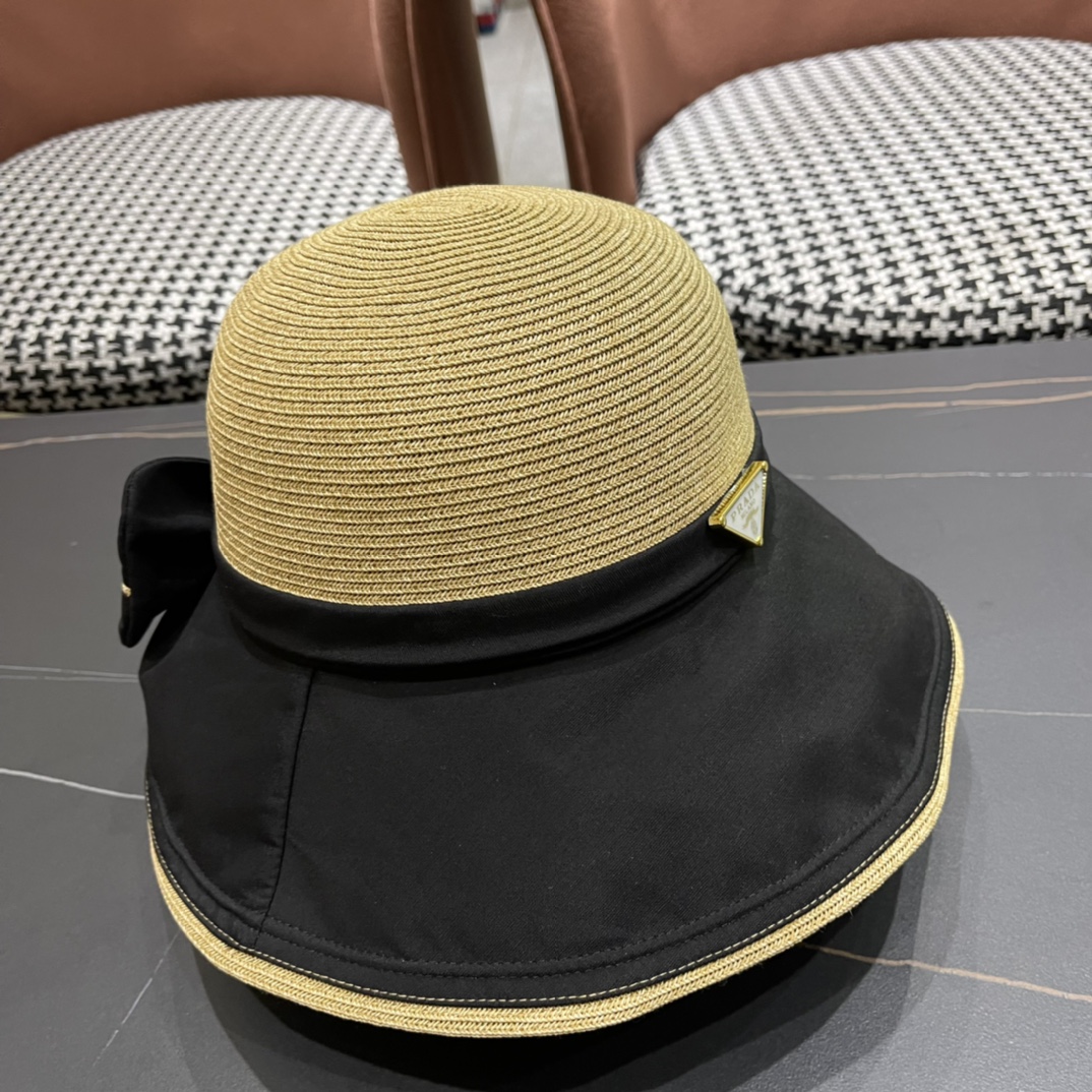 普拉达春新款渔夫帽，帽型很好，大脸型哦！出街必备