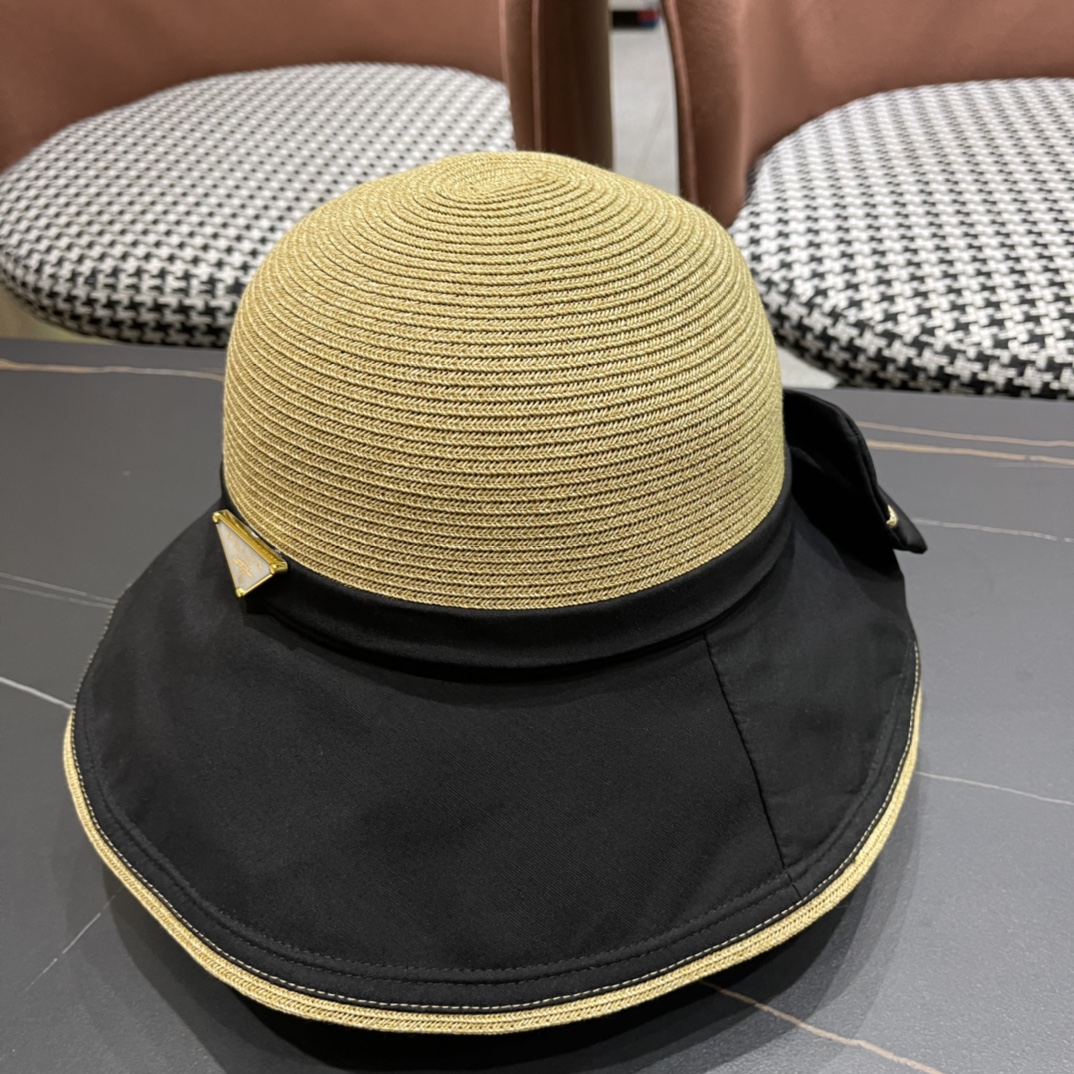 普拉达春新款渔夫帽，帽型很好，大脸型哦！出街必备