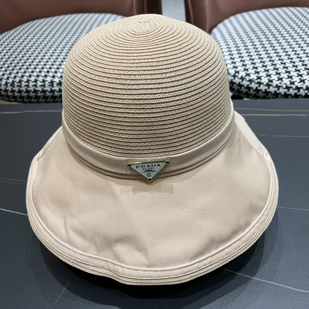 普拉达春新款渔夫帽，帽型很好，大脸型哦！出街必备