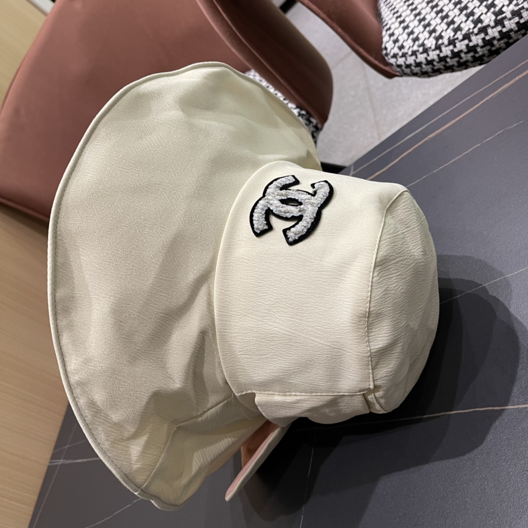  【Chanel香奈儿】早春新款大沿小香风渔夫帽质感满满
出街首选🌊