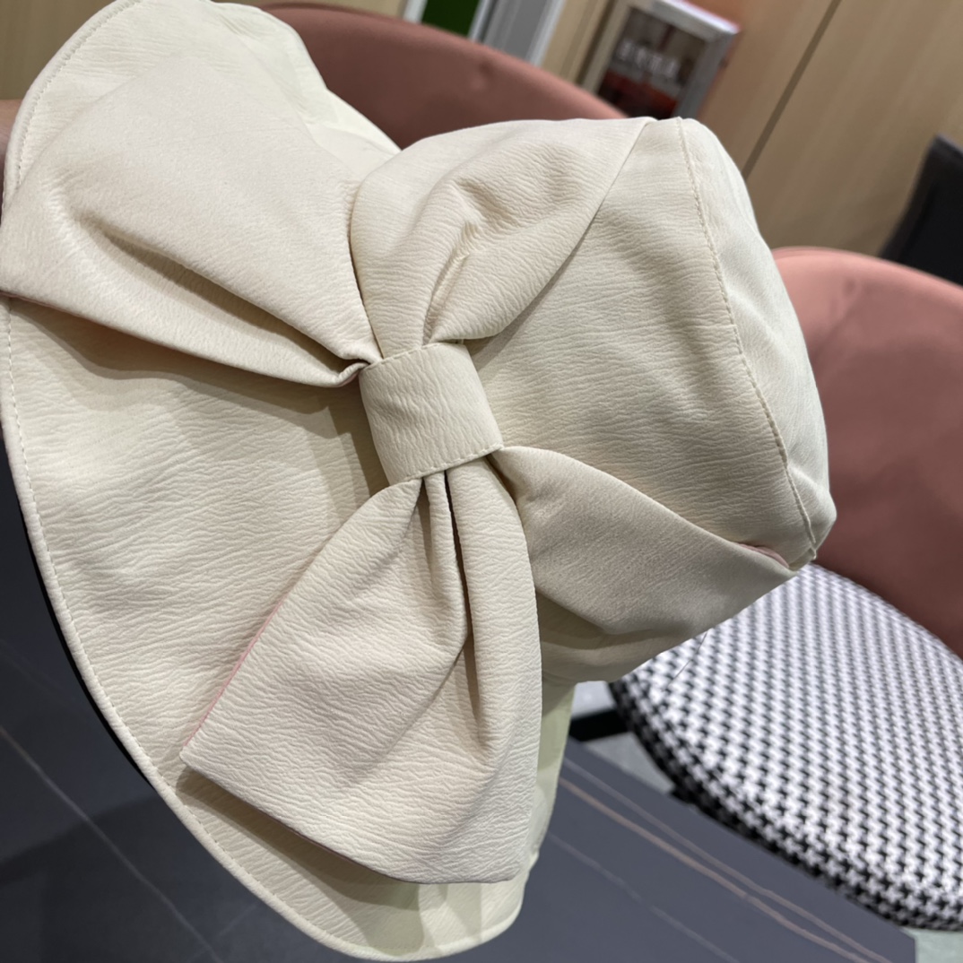  【Chanel香奈儿】早春新款大沿小香风渔夫帽质感满满
出街首选🌊