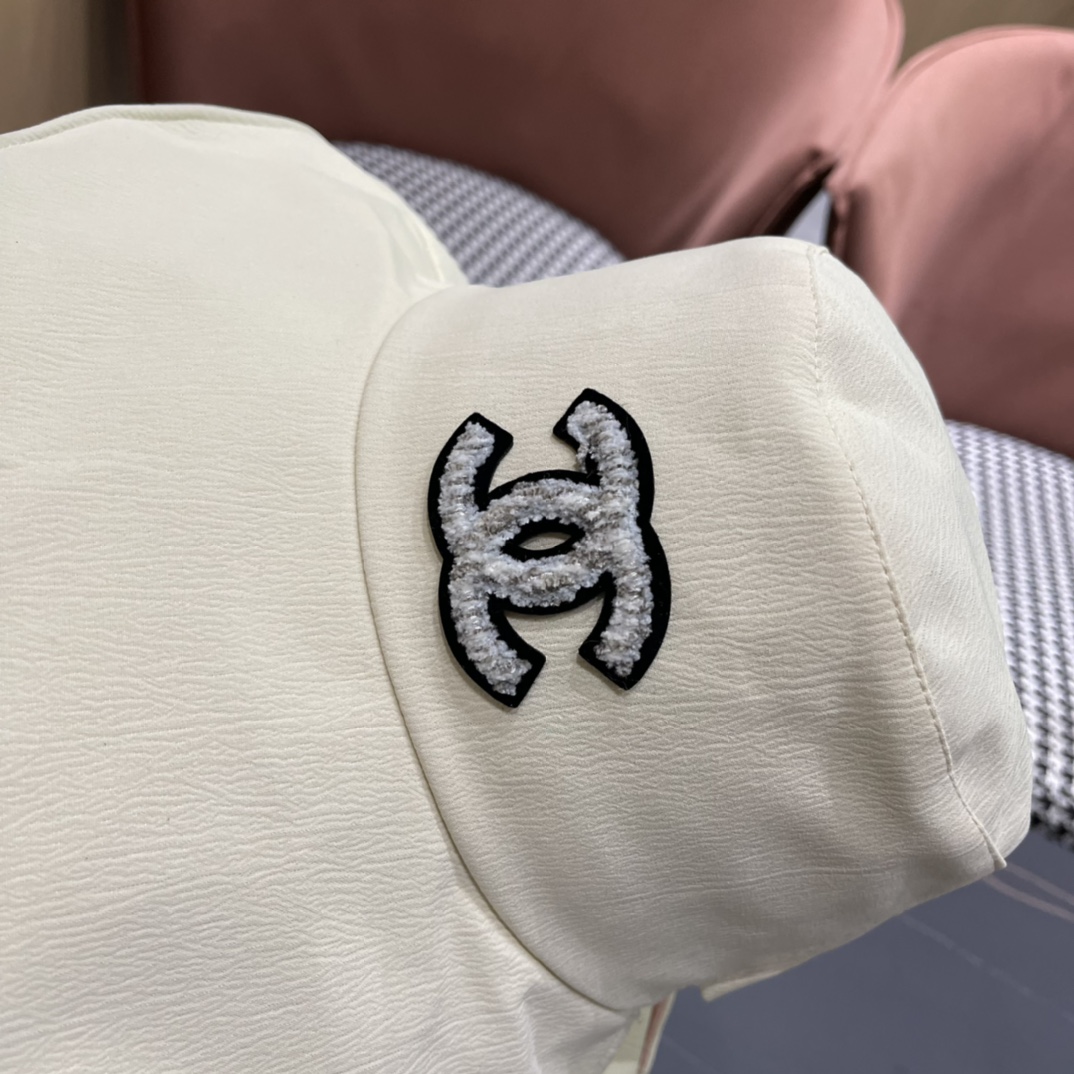  【Chanel香奈儿】早春新款大沿小香风渔夫帽质感满满
出街首选🌊