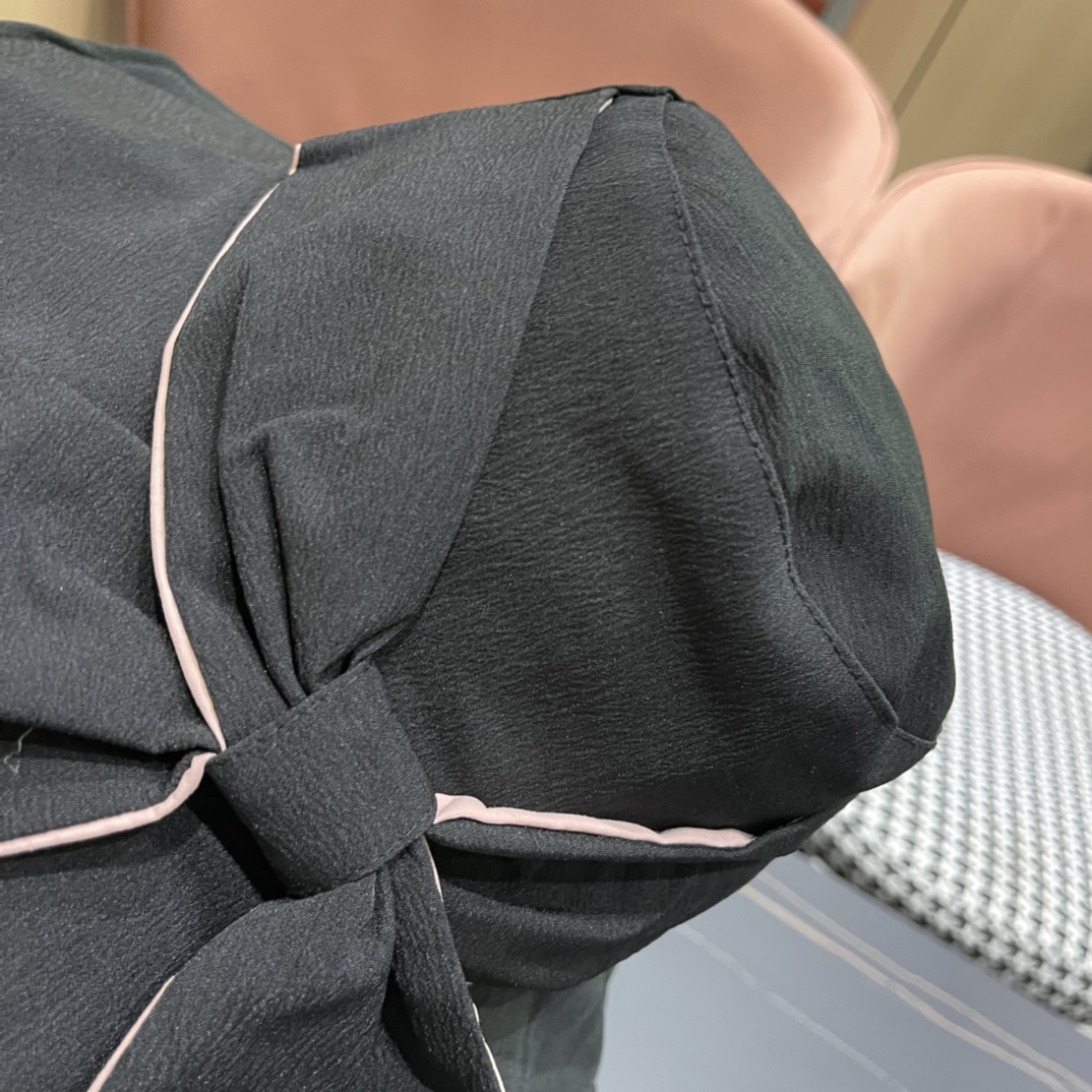  【Chanel香奈儿】早春新款大沿小香风渔夫帽质感满满
出街首选🌊