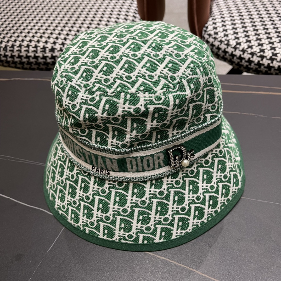  爆款到货Dior 迪奥 新款原单渔夫帽， 精致純也格调很有感觉，很酷很时尚，专柜断货热门，质量超赞