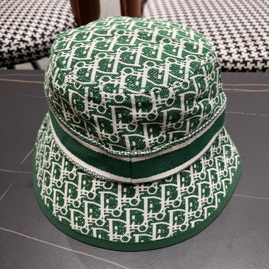  爆款到货Dior 迪奥 新款原单渔夫帽， 精致純也格调很有感觉，很酷很时尚，专柜断货热门，质量超赞