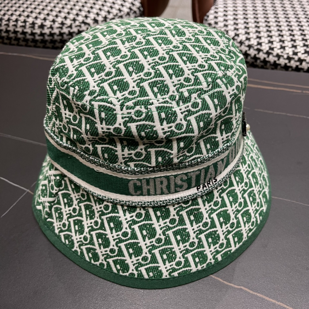  爆款到货Dior 迪奥 新款原单渔夫帽， 精致純也格调很有感觉，很酷很时尚，专柜断货热门，质量超赞