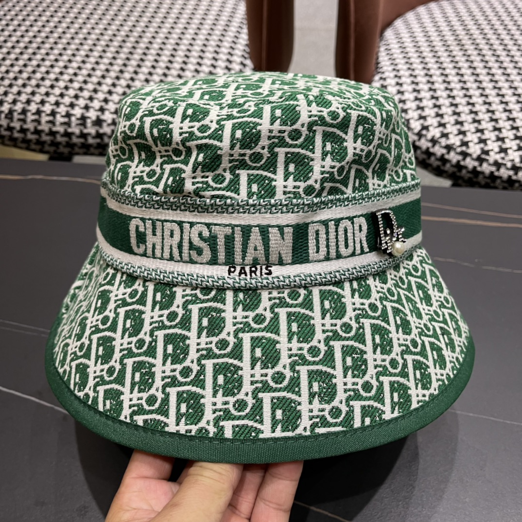  爆款到货Dior 迪奥 新款原单渔夫帽， 精致純也格调很有感觉，很酷很时尚，专柜断货热门，质量超赞