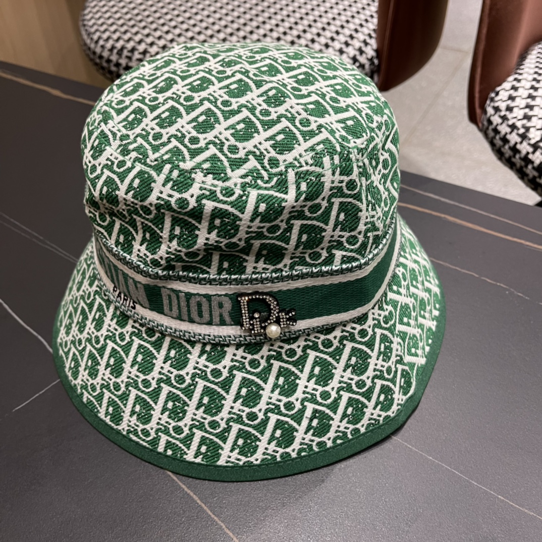  爆款到货Dior 迪奥 新款原单渔夫帽， 精致純也格调很有感觉，很酷很时尚，专柜断货热门，质量超赞