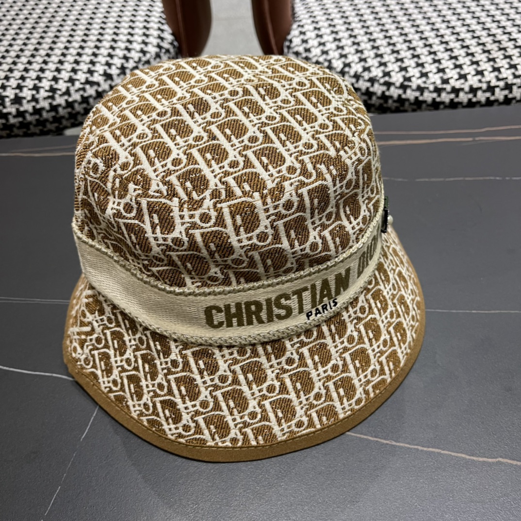  爆款到货Dior 迪奥 新款原单渔夫帽， 精致純也格调很有感觉，很酷很时尚，专柜断货热门，质量超赞