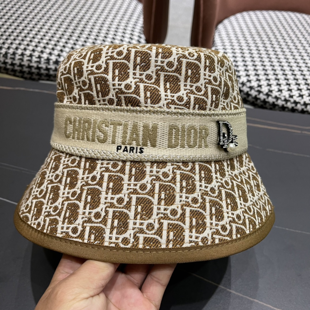  爆款到货Dior 迪奥 新款原单渔夫帽， 精致純也格调很有感觉，很酷很时尚，专柜断货热门，质量超赞