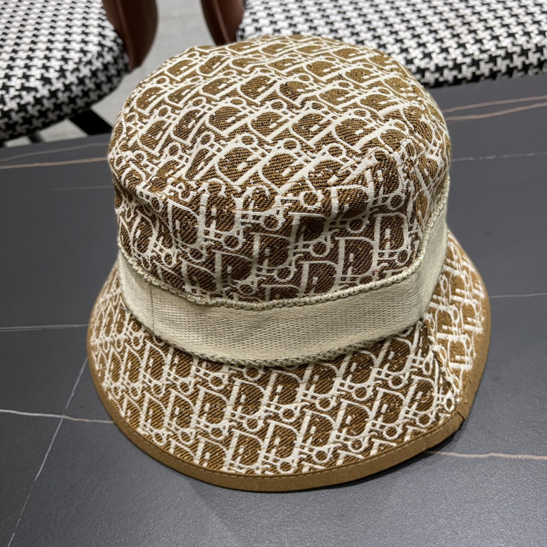  爆款到货Dior 迪奥 新款原单渔夫帽， 精致純也格调很有感觉，很酷很时尚，专柜断货热门，质量超赞