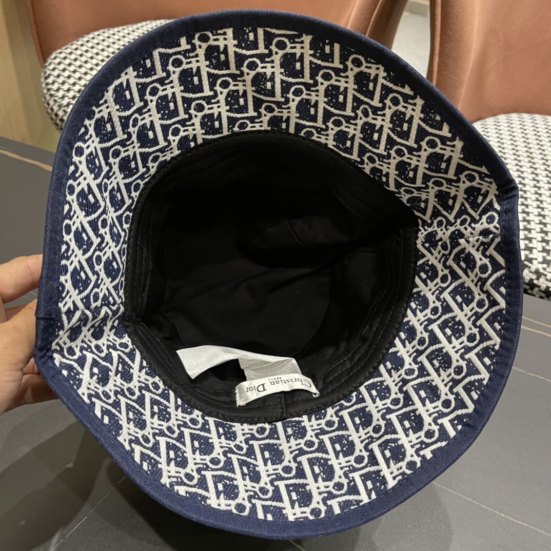  爆款到货Dior 迪奥 新款原单渔夫帽， 精致純也格调很有感觉，很酷很时尚，专柜断货热门，质量超赞