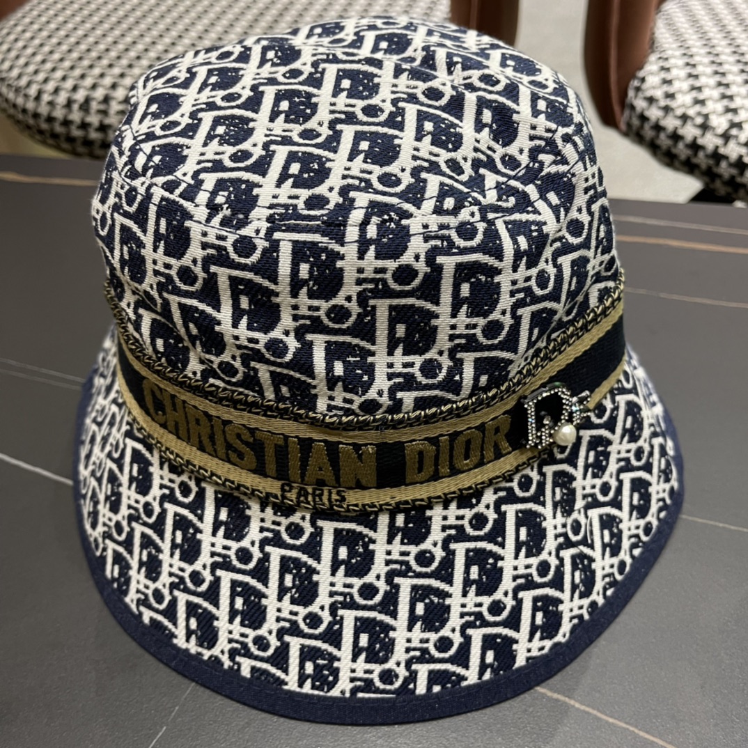  爆款到货Dior 迪奥 新款原单渔夫帽， 精致純也格调很有感觉，很酷很时尚，专柜断货热门，质量超赞