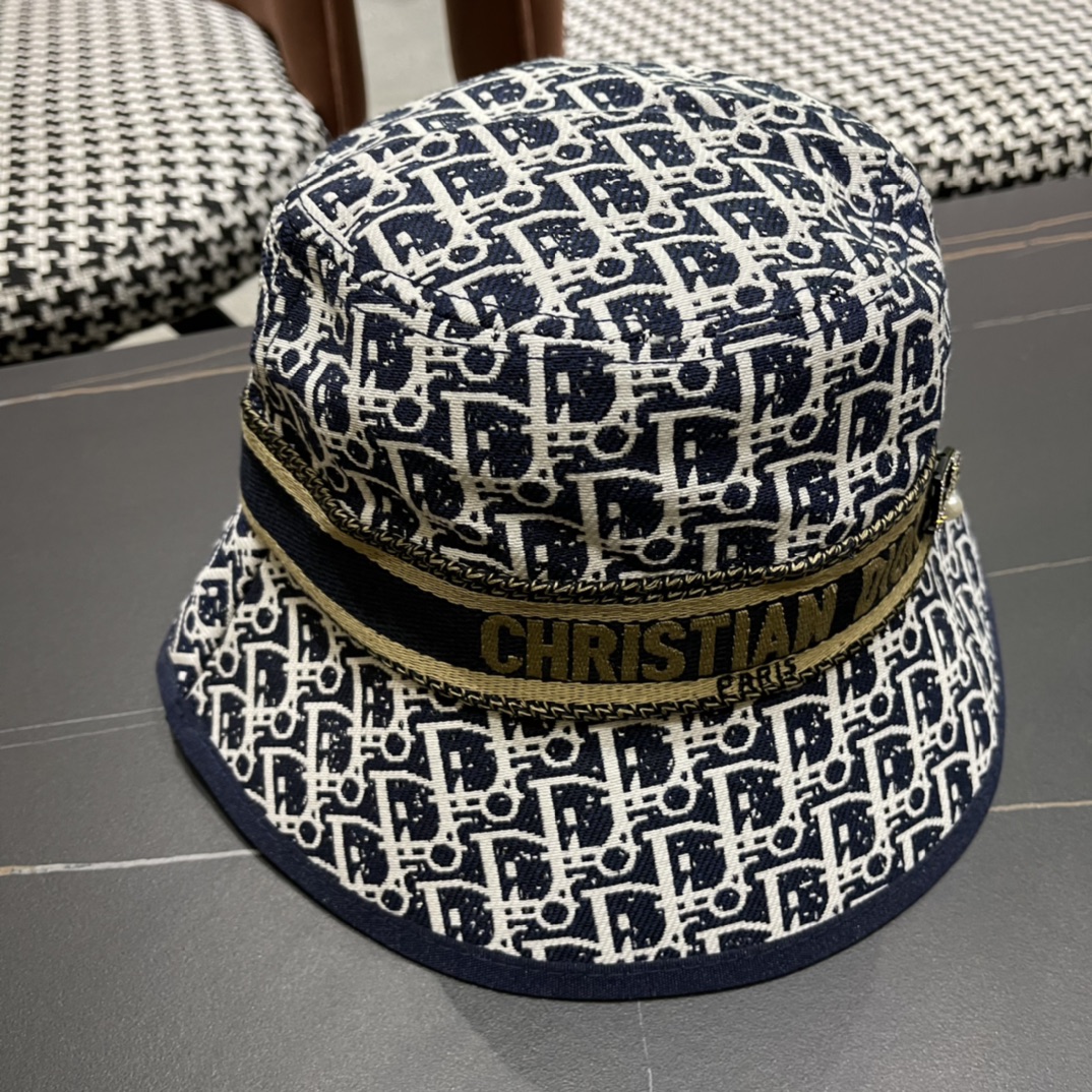  爆款到货Dior 迪奥 新款原单渔夫帽， 精致純也格调很有感觉，很酷很时尚，专柜断货热门，质量超赞