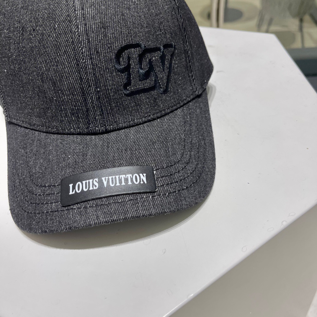 路易威登棒球帽LouisVuitton新款LV棒球帽重工打造️完美拼接洗水牛仔高端大气百搭款男女通用！跑